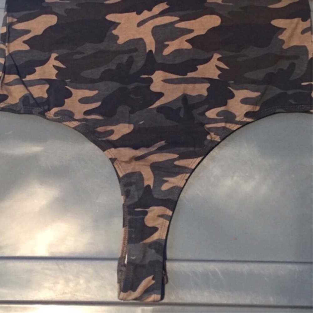 Camo Print Bodysuit - Picture 3 of 3
